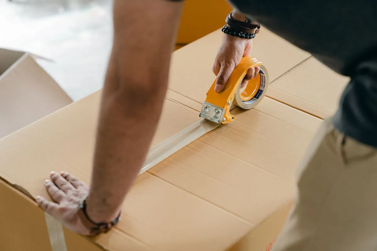 Transport- und Packarbeiten bei einem Umzug – Symbolbild zu der Umzugsvorbereitung in Bernau